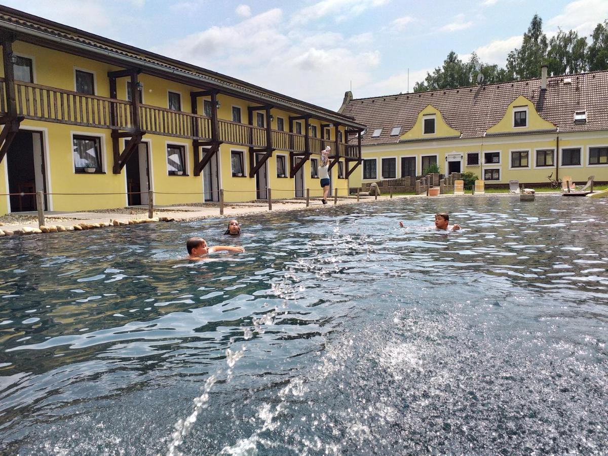 Blatsky Dvur Lejlighedshotel Veselí nad Lužnicí Eksteriør billede